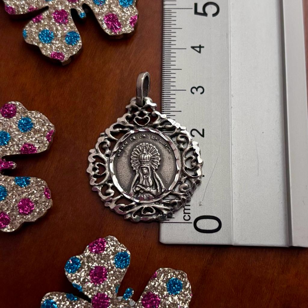 Medalla Virgen Macarena de Plata de ley envejecida 25mm 2